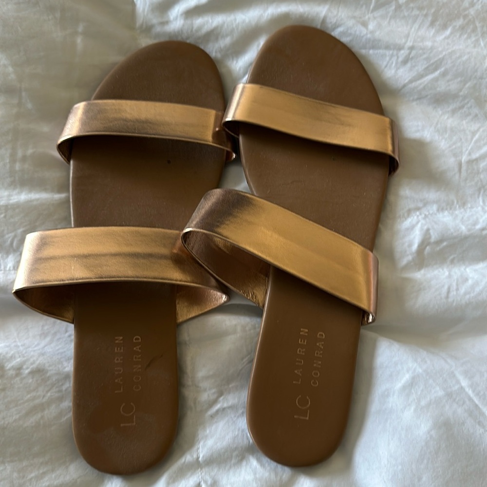 Women’s Lauren Conrad sandals size 9 Med.